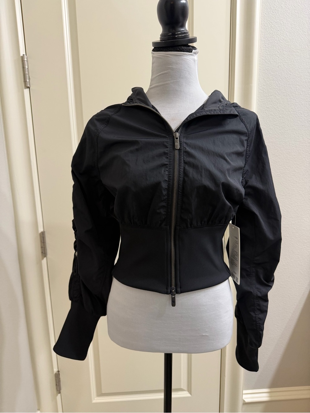 NWT Lululemon Ruched Ribbed Waist Jacket - Picture 4 of 9